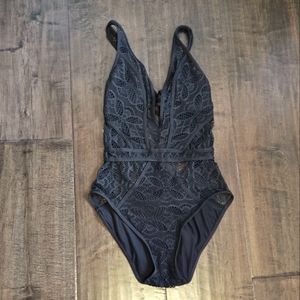 Becca Color Play Black One Piece‎ Women's Swimsuit size XS Style 711037 Crochet
